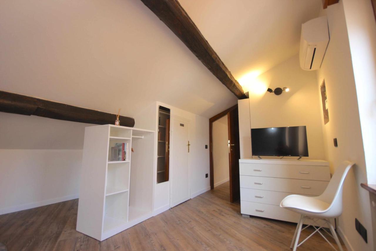 Case Vr Holiday Vittorias Flat Verona Exterior photo