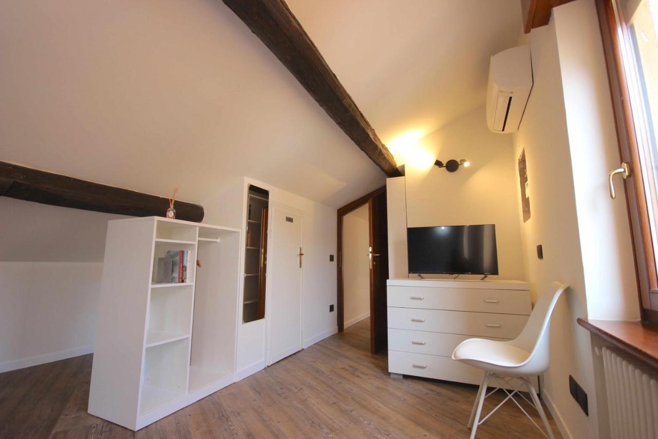 Case Vr Holiday Vittorias Flat Verona Exterior photo